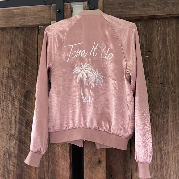 Pink tone it up bomber jacket size medium - Picture 7 of 9